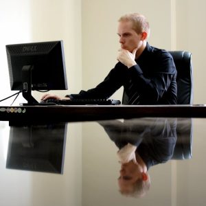 Guia breu sobre tipologies de solucions i proveïdors de referència per a la integració amb Verifactu i la digitalització fiscal